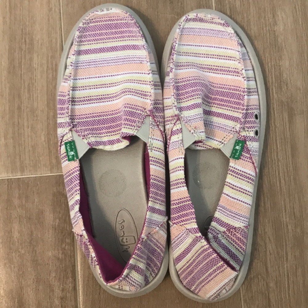Sanuk shoes